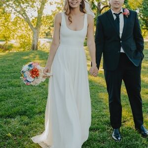 Ivory wedding dress